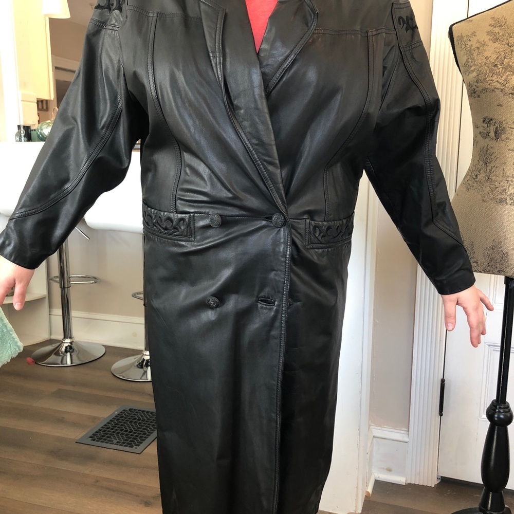 Coat - Picture 2 of 8